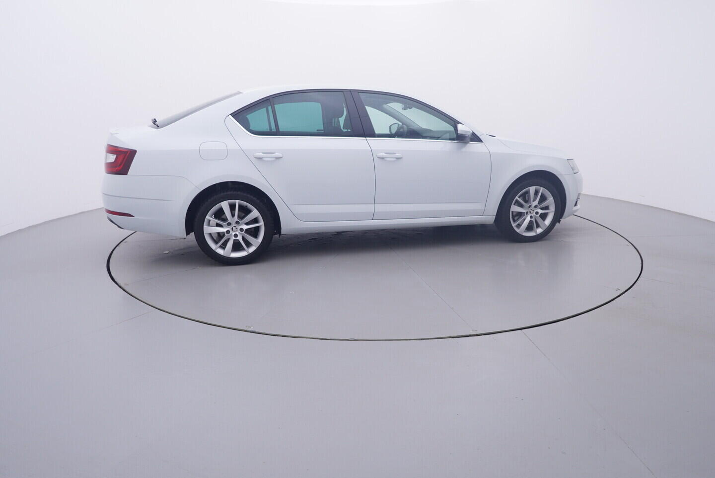 OV190V11313_15.webp_OCTAVIA Style 2.0 TSI 140 kW automat