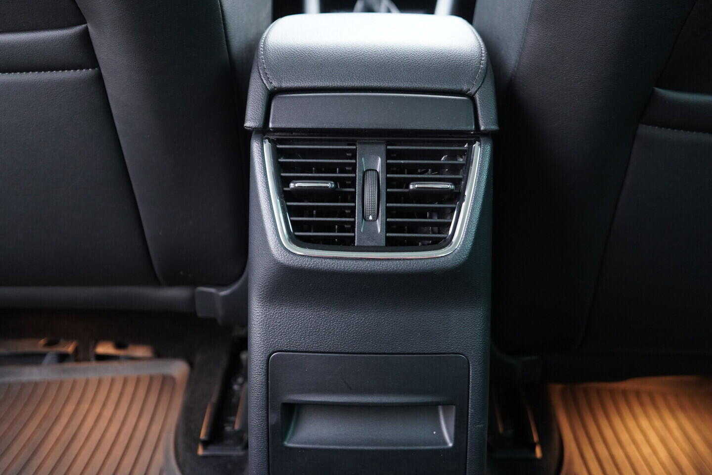 OV190V11313_35.webp_OCTAVIA Style 2.0 TSI 140 kW automat