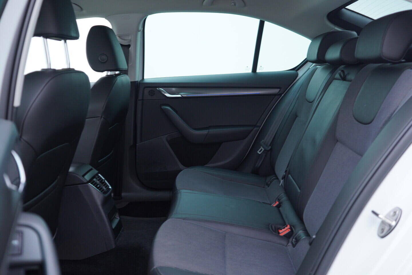 OV190V11313_36.webp_OCTAVIA Style 2.0 TSI 140 kW automat