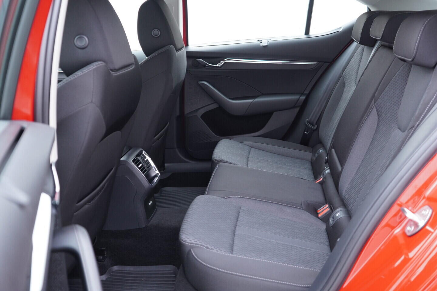 OV190V11315_34.webp_OCTAVIA Style 2.0 TDI 85 kW manuál, DPH