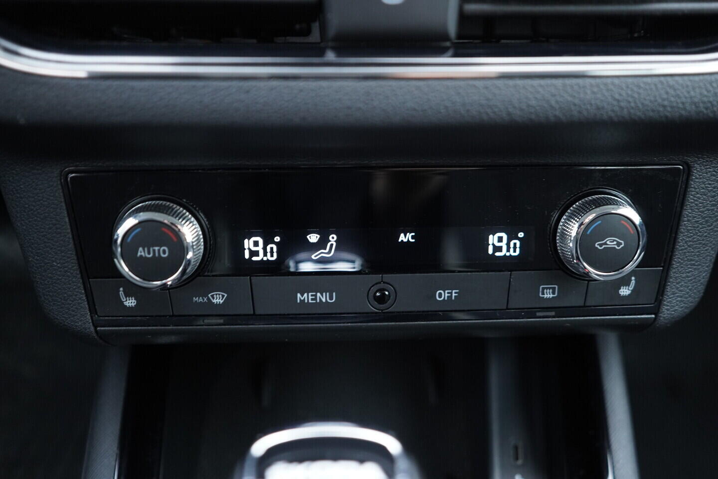 OV190V11316_32.webp_KAMIQ Style 1.5 TSI 110 kW automat