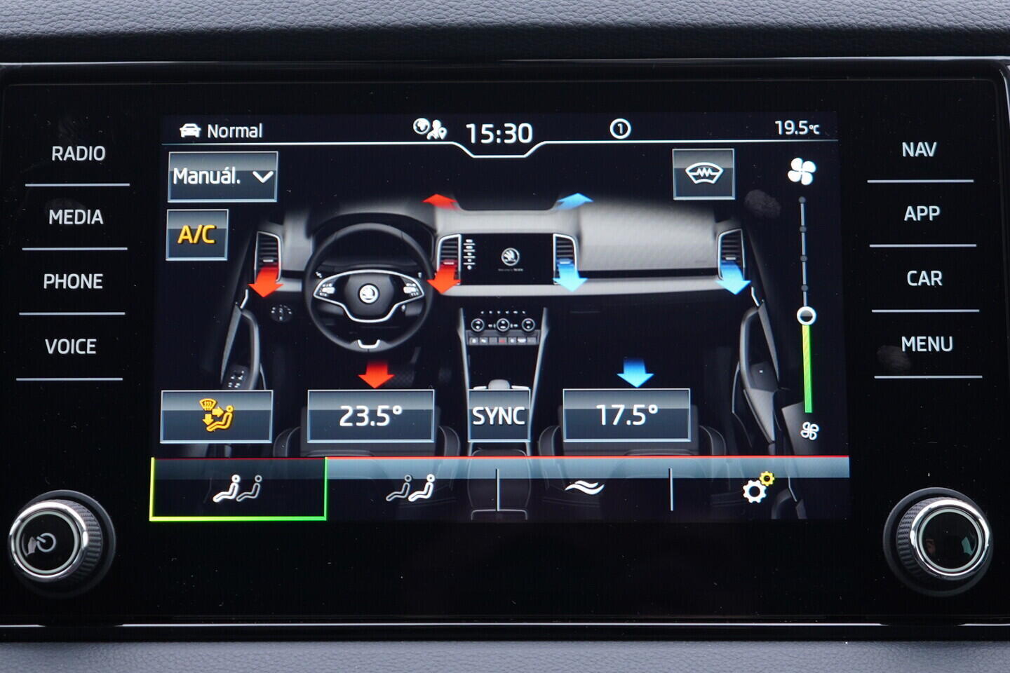 OV190V11318_31.webp_KAROQ Style 2.0 TDI 110 kW automat, DPH