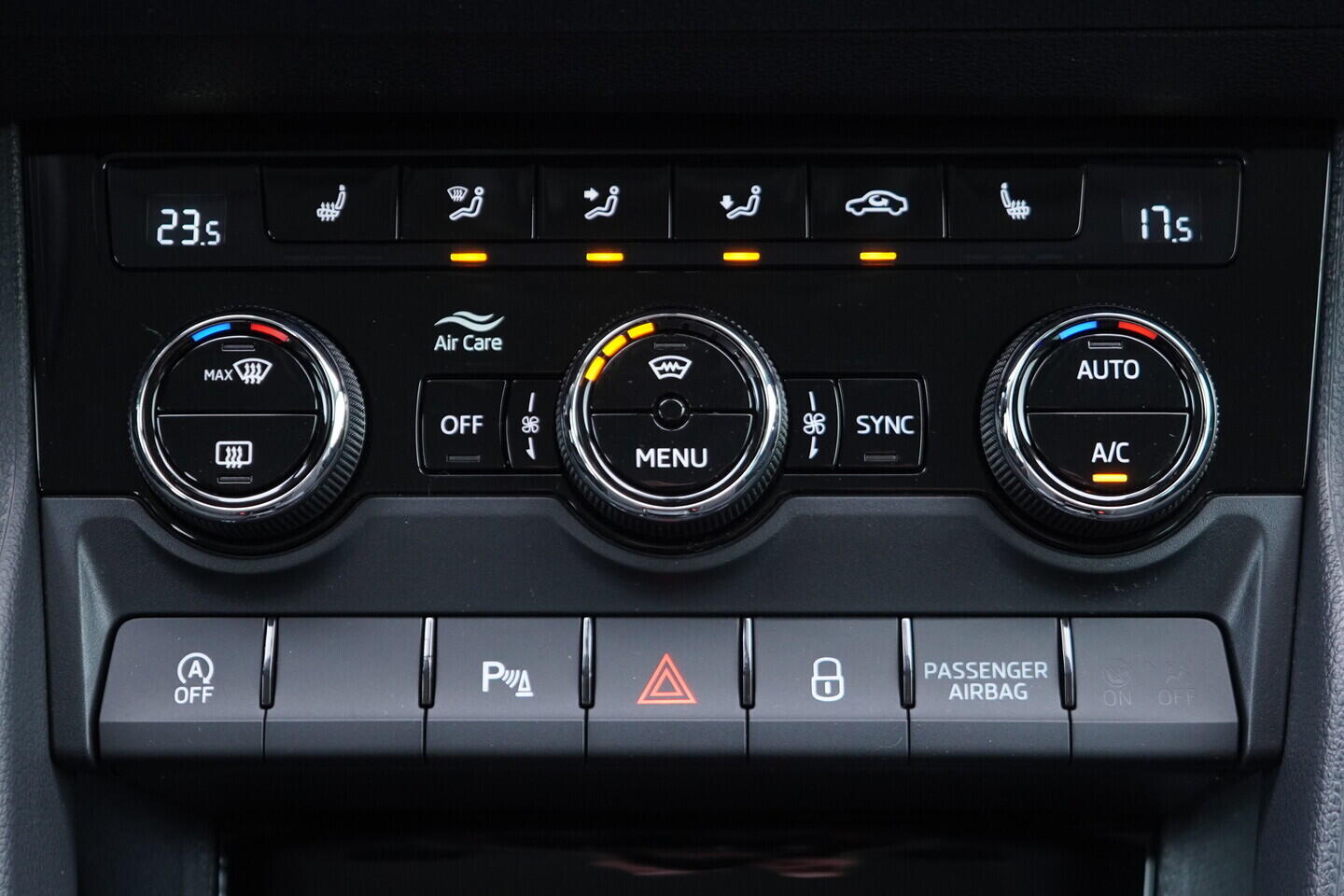 OV190V11318_33.webp_KAROQ Style 2.0 TDI 110 kW automat, DPH