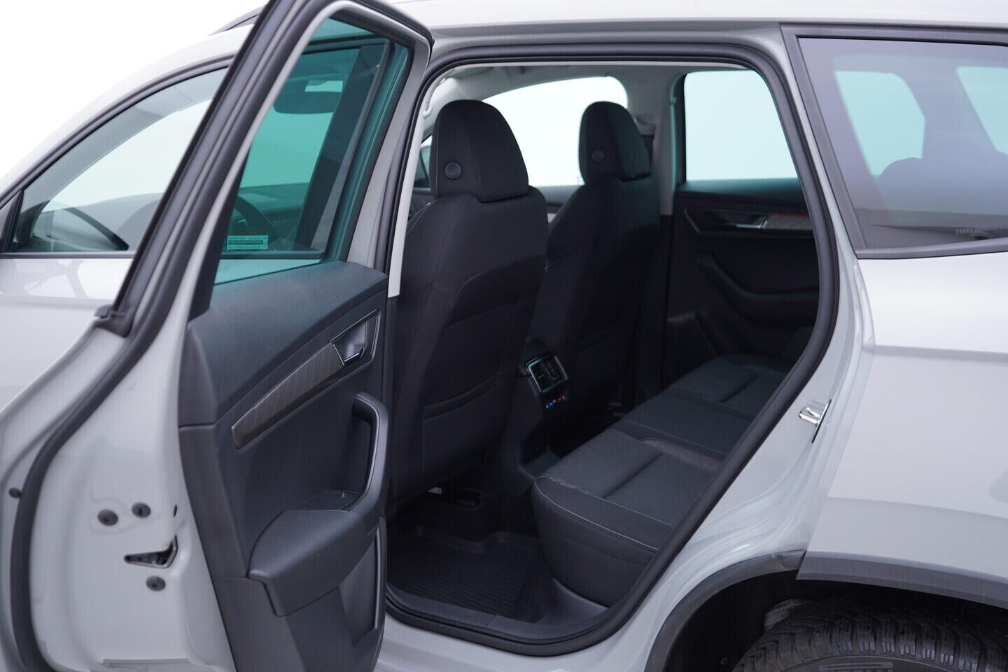 OV190V11318_35.webp_KAROQ Style 2.0 TDI 110 kW automat, DPH