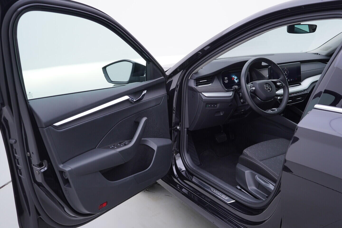 OV190V11320_18.webp_OCTAVIA Style 2.0 TDI 85 kW automat, DPH