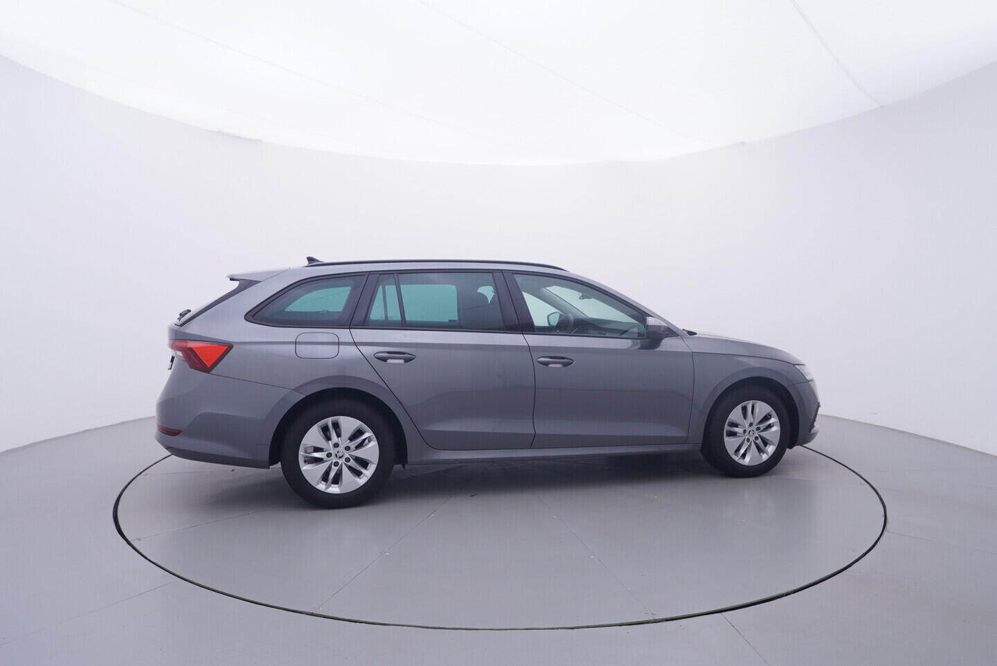 OV190V11321_15.webp_OCTAVIA Ambition 2.0 TDI 85 kW manuál, DPH