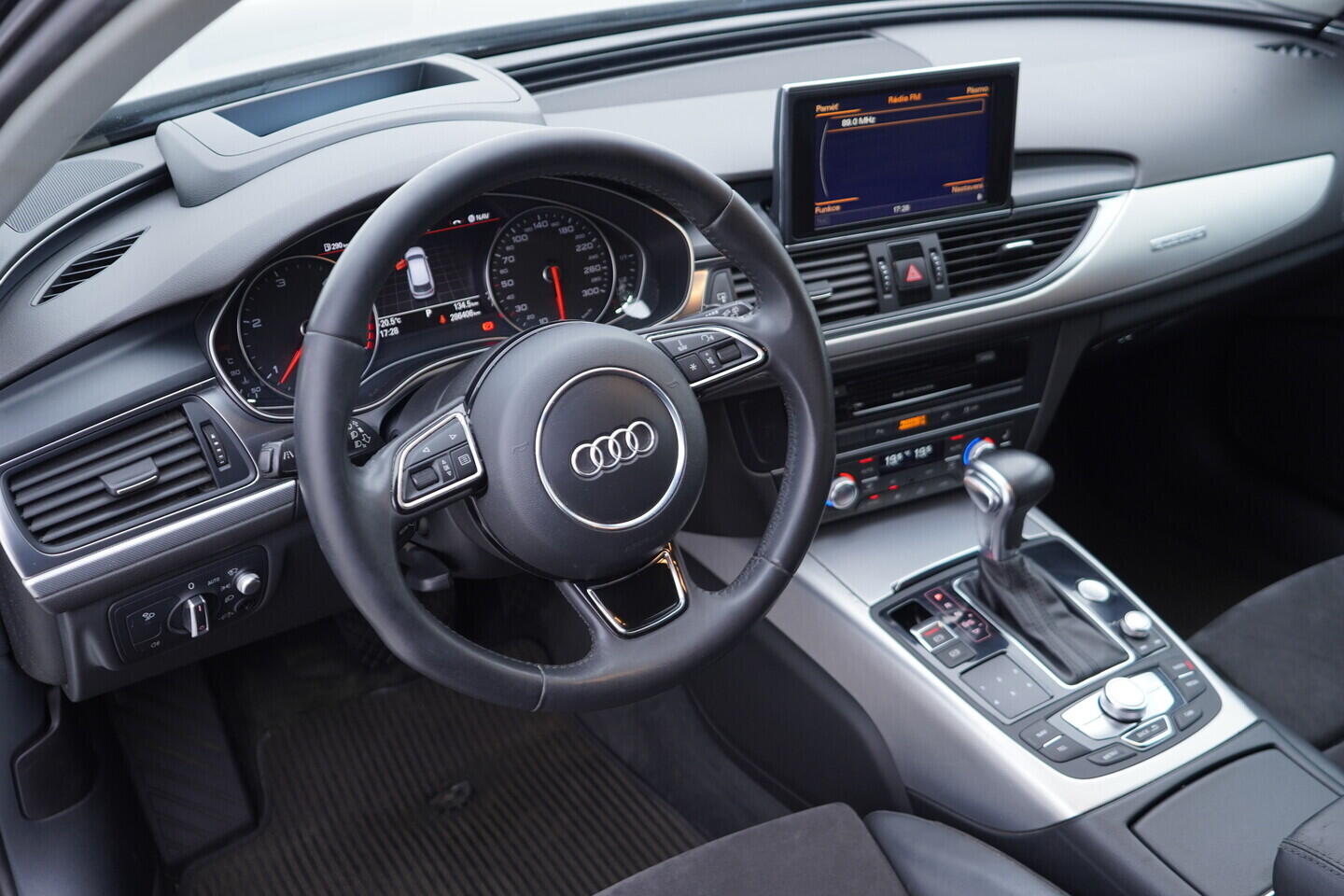OV190V11323_23.webp_A6 ALLROAD QUATTRO  3.0 TDI 180 kW automat