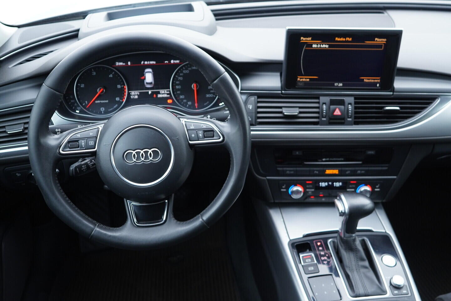 OV190V11323_29.webp_A6 ALLROAD QUATTRO  3.0 TDI 180 kW automat