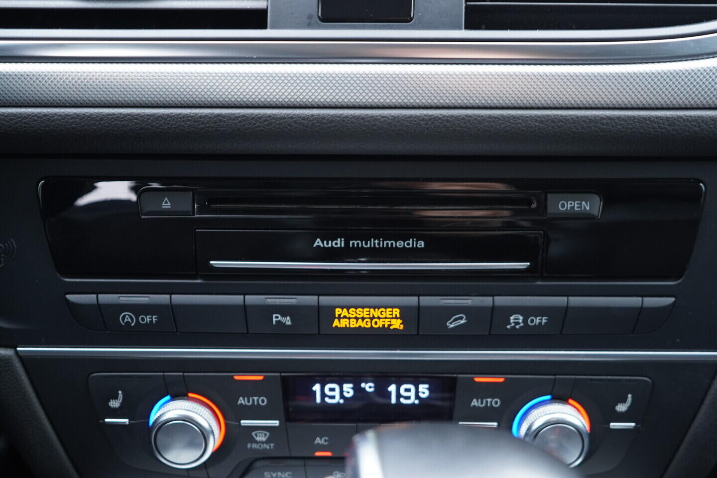 OV190V11323_35.webp_A6 ALLROAD QUATTRO  3.0 TDI 180 kW automat