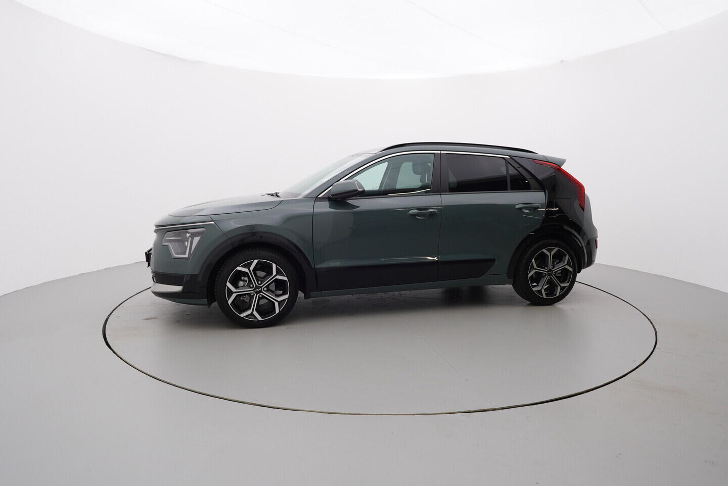 OV190V11324_11.webp_NIRO Premium 1.6 hybrid 77 kW automat