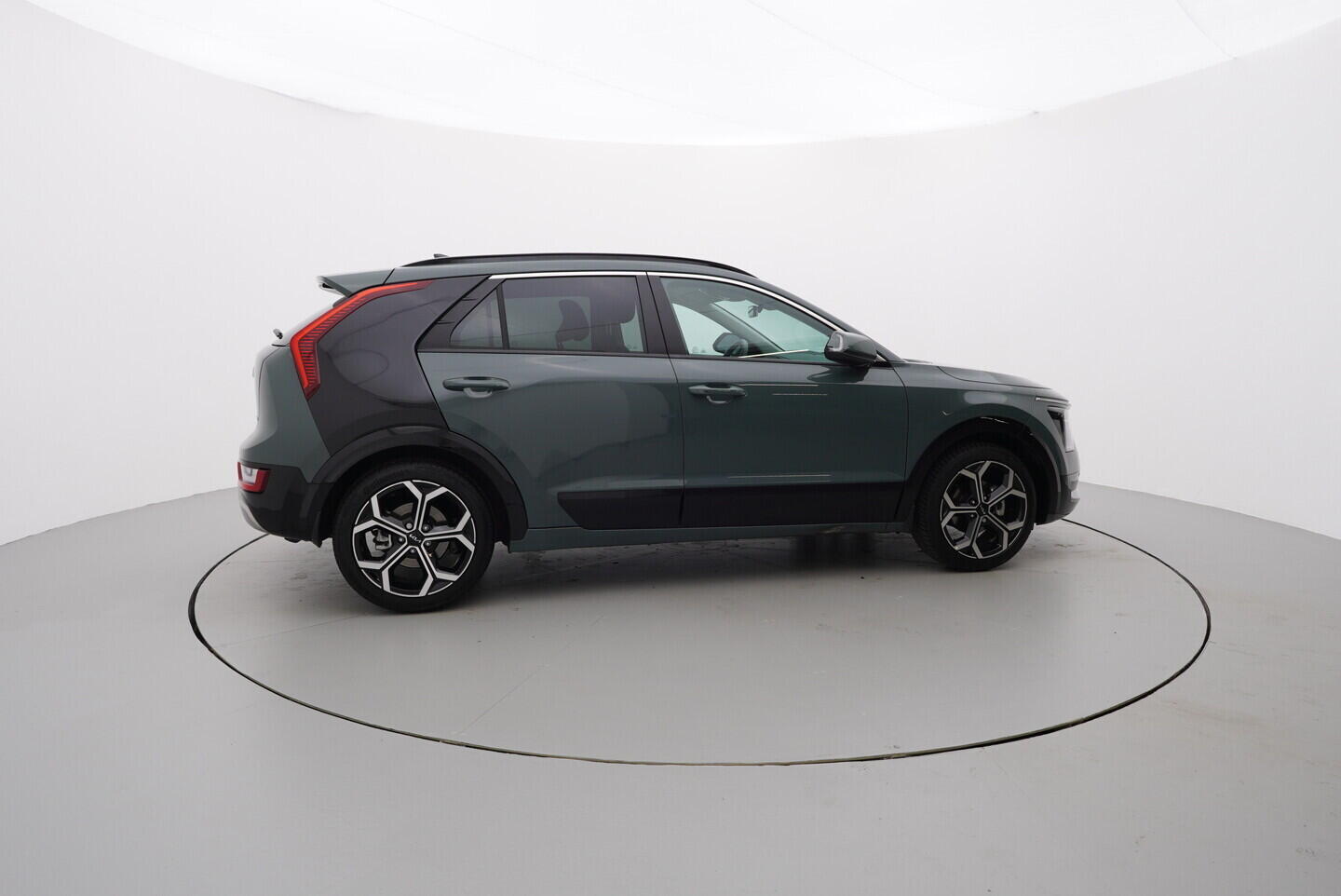 OV190V11324_15.webp_NIRO Premium 1.6 hybrid 77 kW automat