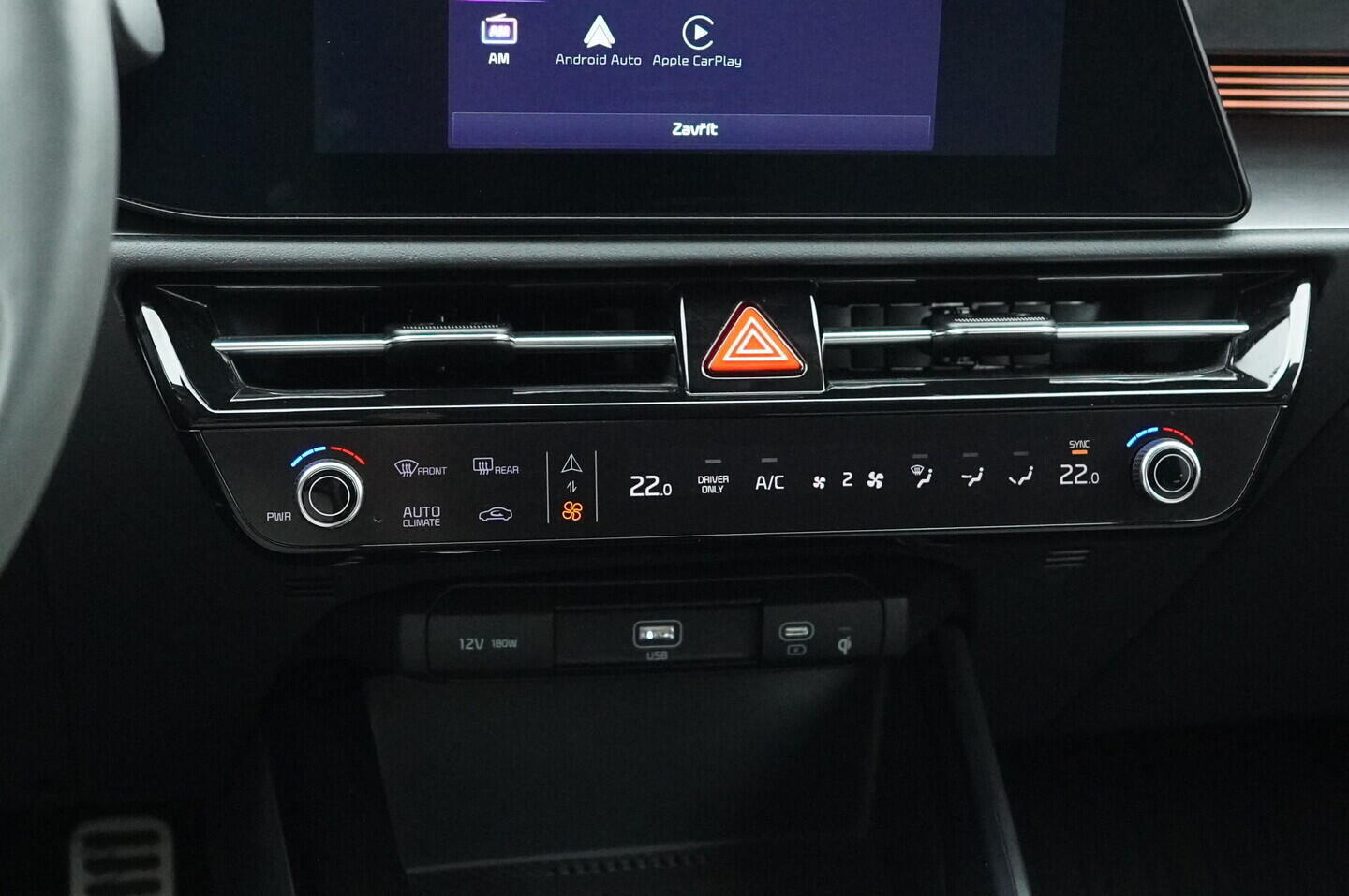 OV190V11324_28.webp_NIRO Premium 1.6 hybrid 77 kW automat