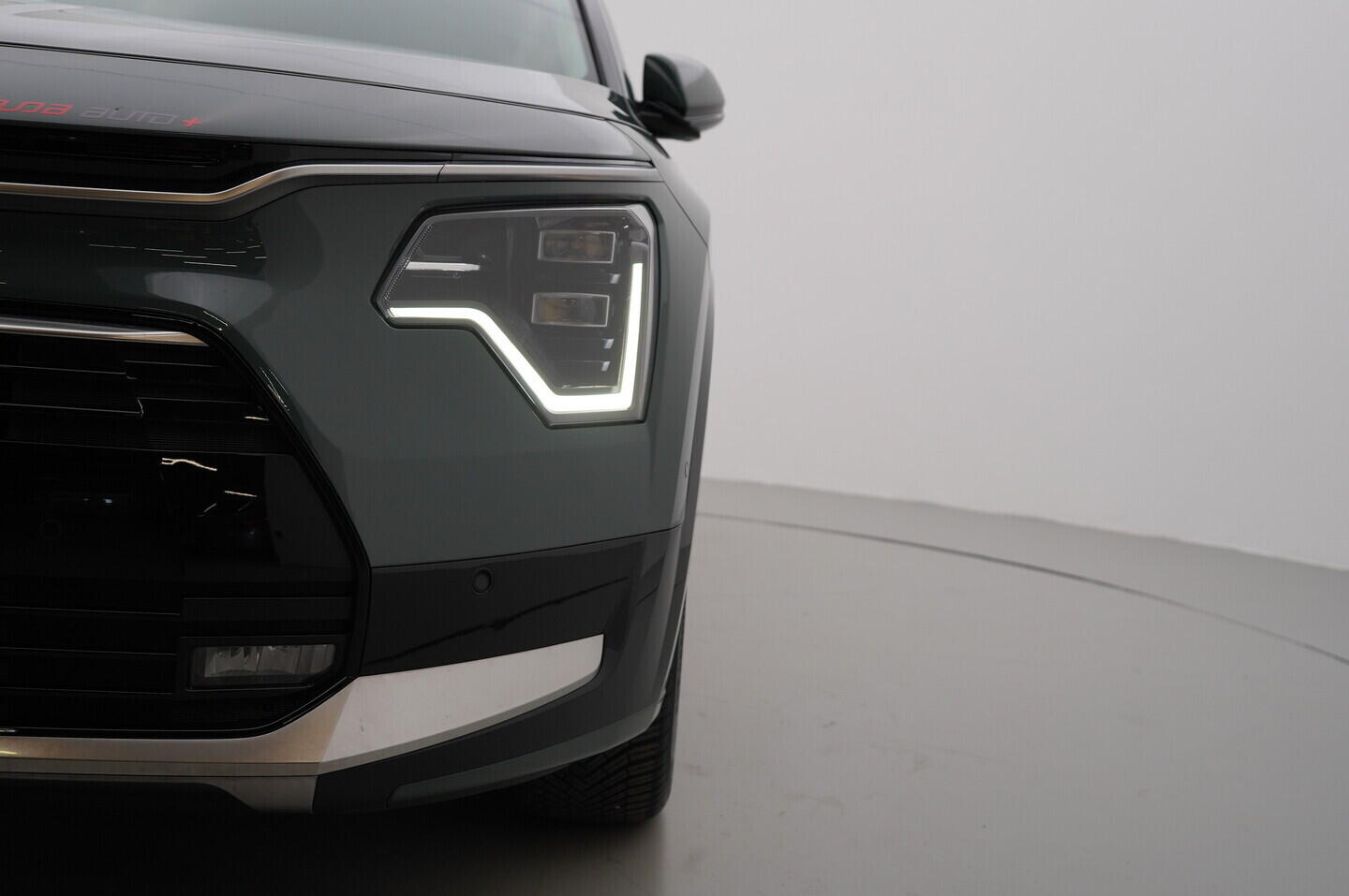 OV190V11324_36.webp_NIRO Premium 1.6 hybrid 77 kW automat