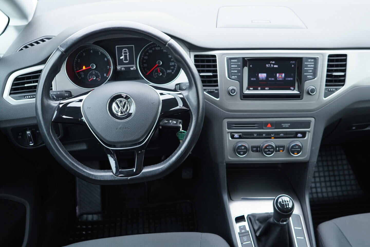 OV190V11325_25.webp_GOLF SPORTSVAN Comfortline 1.2 TSI 81 kW manuál