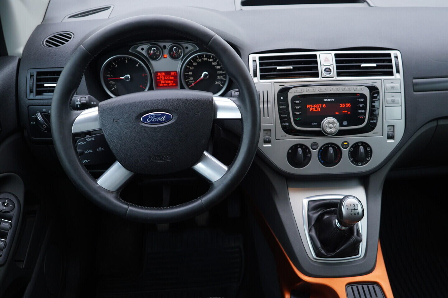 OV190V11330_26.webp_KUGA  2.0 TDCi 110 kW manuál