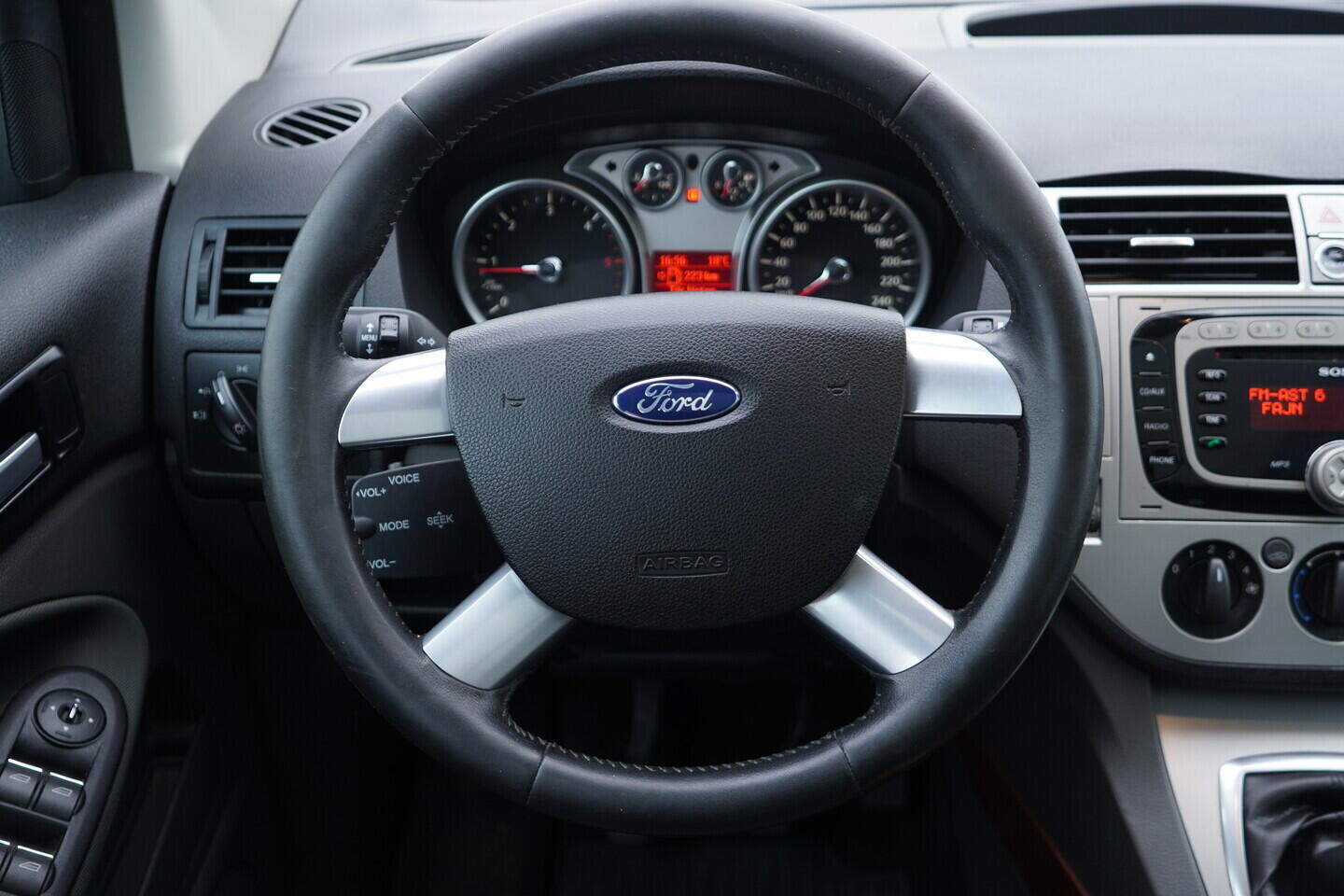 OV190V11330_27.webp_KUGA  2.0 TDCi 110 kW manuál