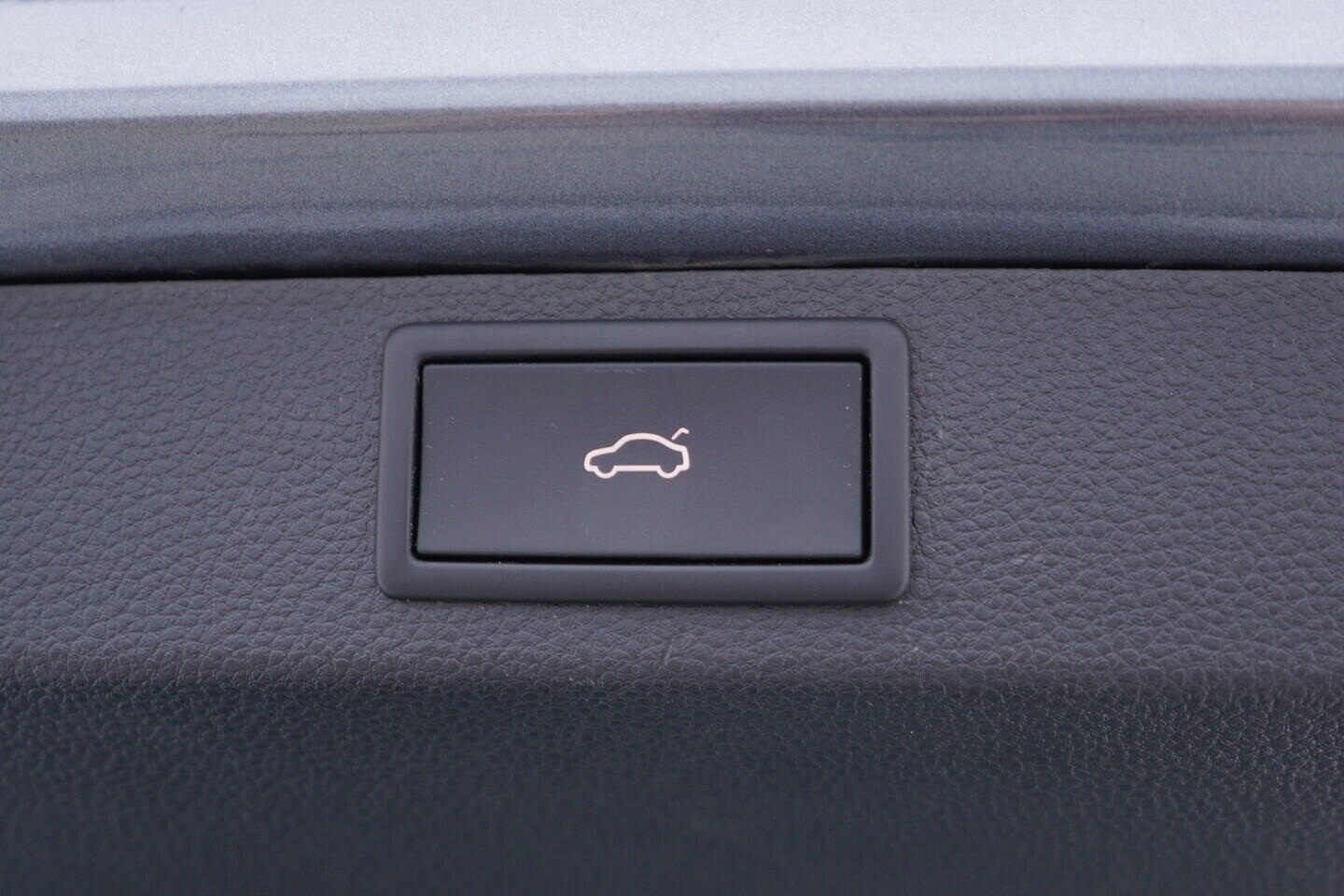 OV190V11335_38.webp_KAROQ Fresh II. 1.5 TSI 110 kW manuál, DPH