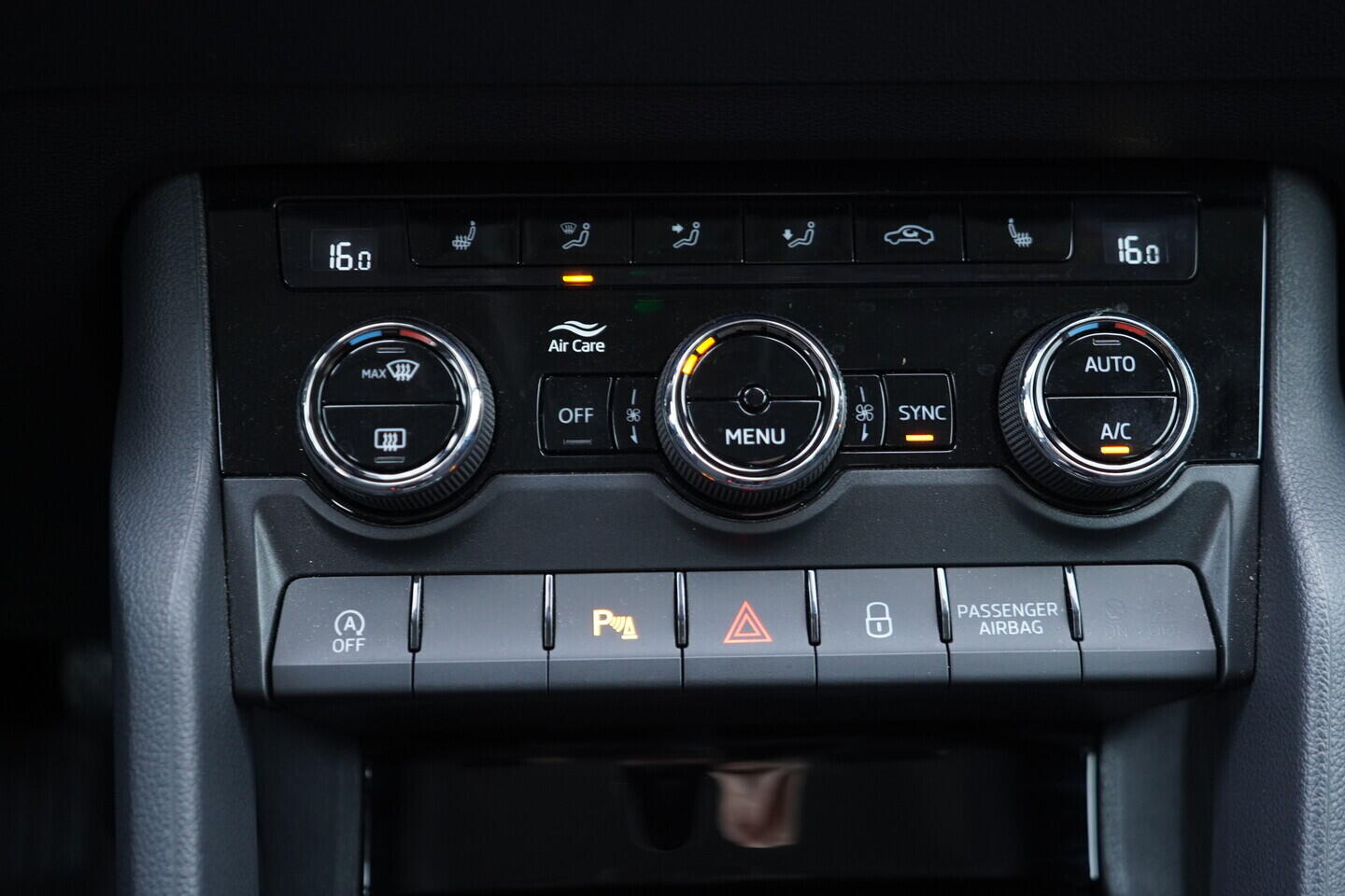 OV190V11356_34.webp_KAROQ Fresh II. 1.5 TSI 110 kW manuál, DPH