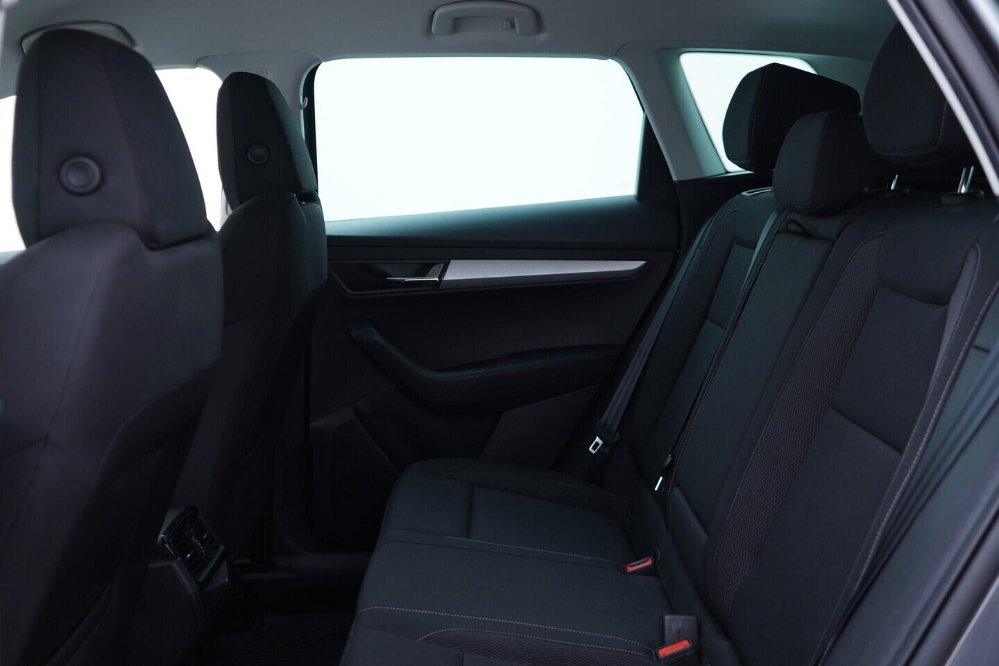 OV190V11358_34.webp_KAROQ Fresh II. 1.5 TSI 110 kW manuál, DPH