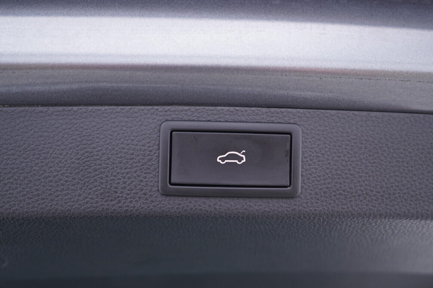 OV190V11360_36.webp_KAROQ Fresh II. 1.5 TSI 110 kW manuál, DPH