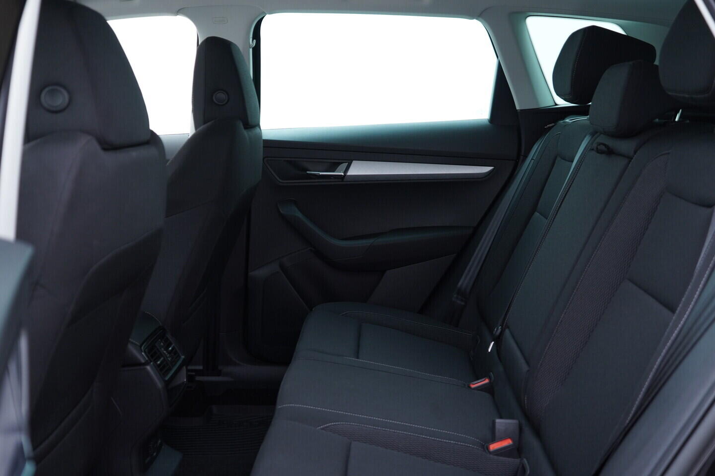OV190V11368_36.webp_KAROQ Fresh II. 1.5 TSI 110 kW manuál, DPH