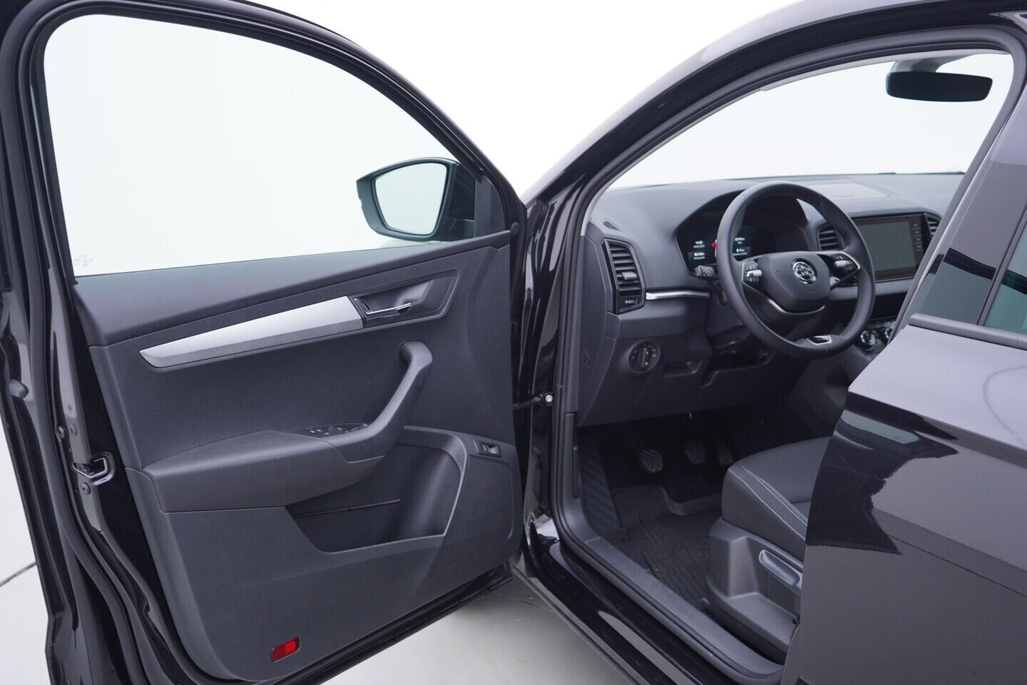 OV190V11375_18.webp_KAROQ Fresh II. 1.5 TSI 110 kW manuál, DPH