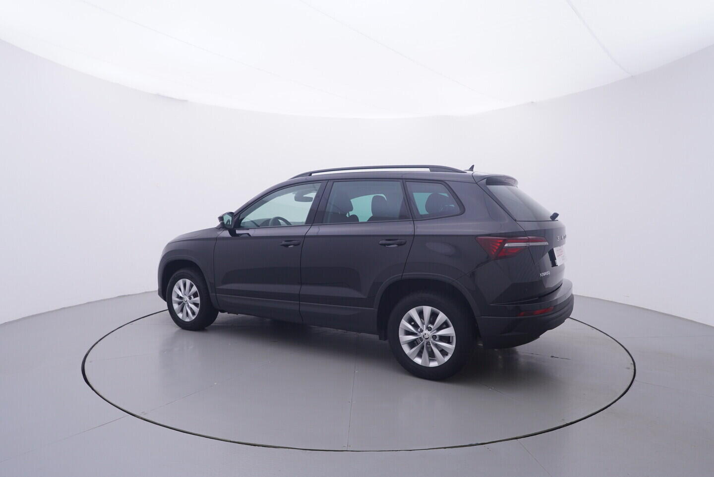 OV190V11377_16.webp_KAROQ Fresh II. 1.5 TSI 110 kW manuál, DPH