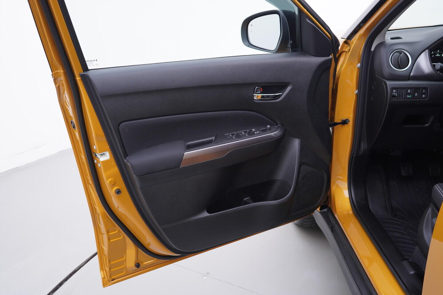 OV190V11392_19.webp_VITARA Premium 1.4 BoosterJet 95 kW manuál