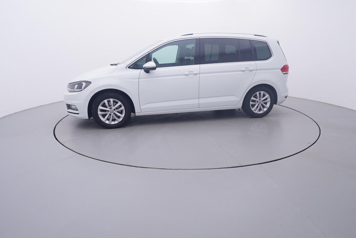 OV190V11394_11.webp_TOURAN  1.4 TSI 110 kW automat
