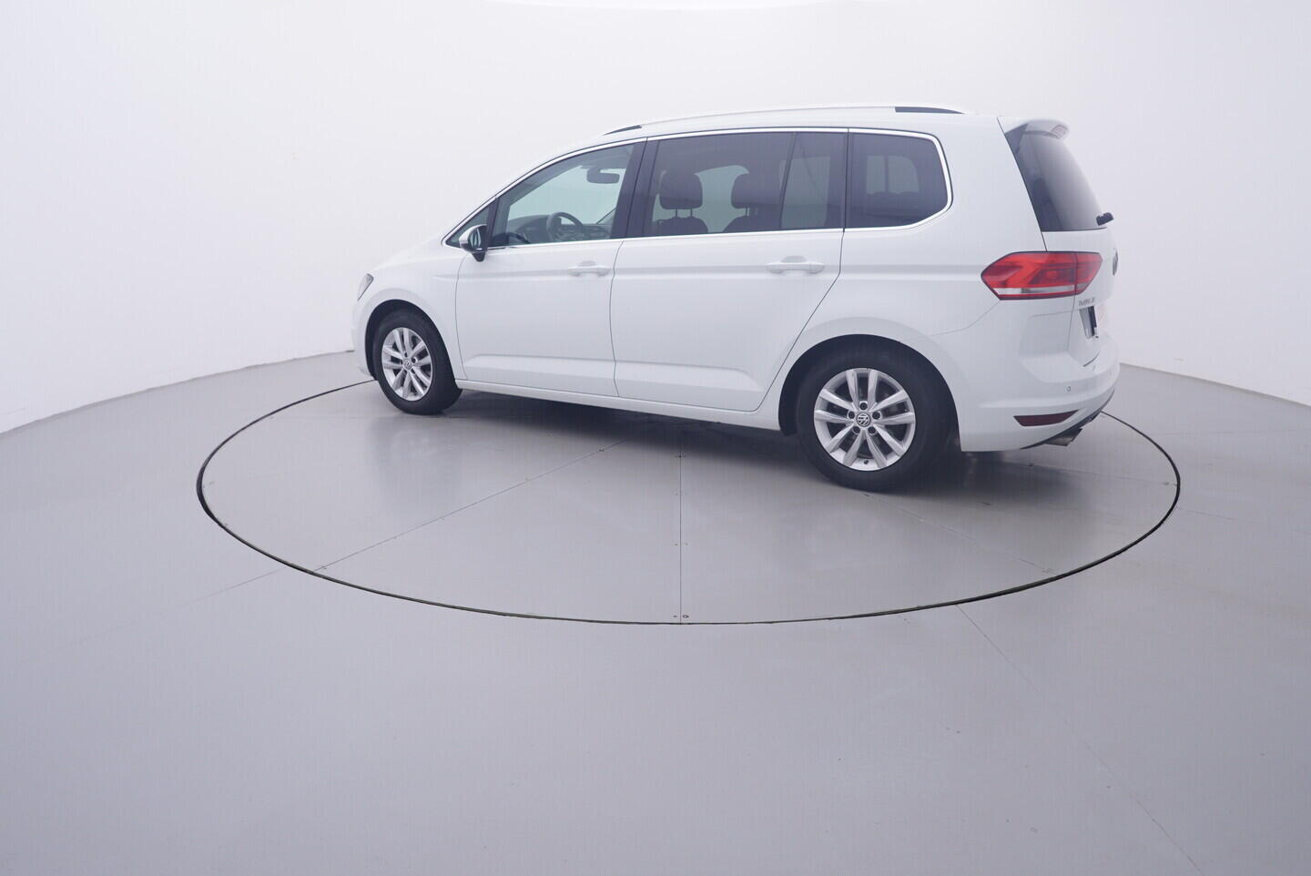 OV190V11394_12.webp_TOURAN  1.4 TSI 110 kW automat