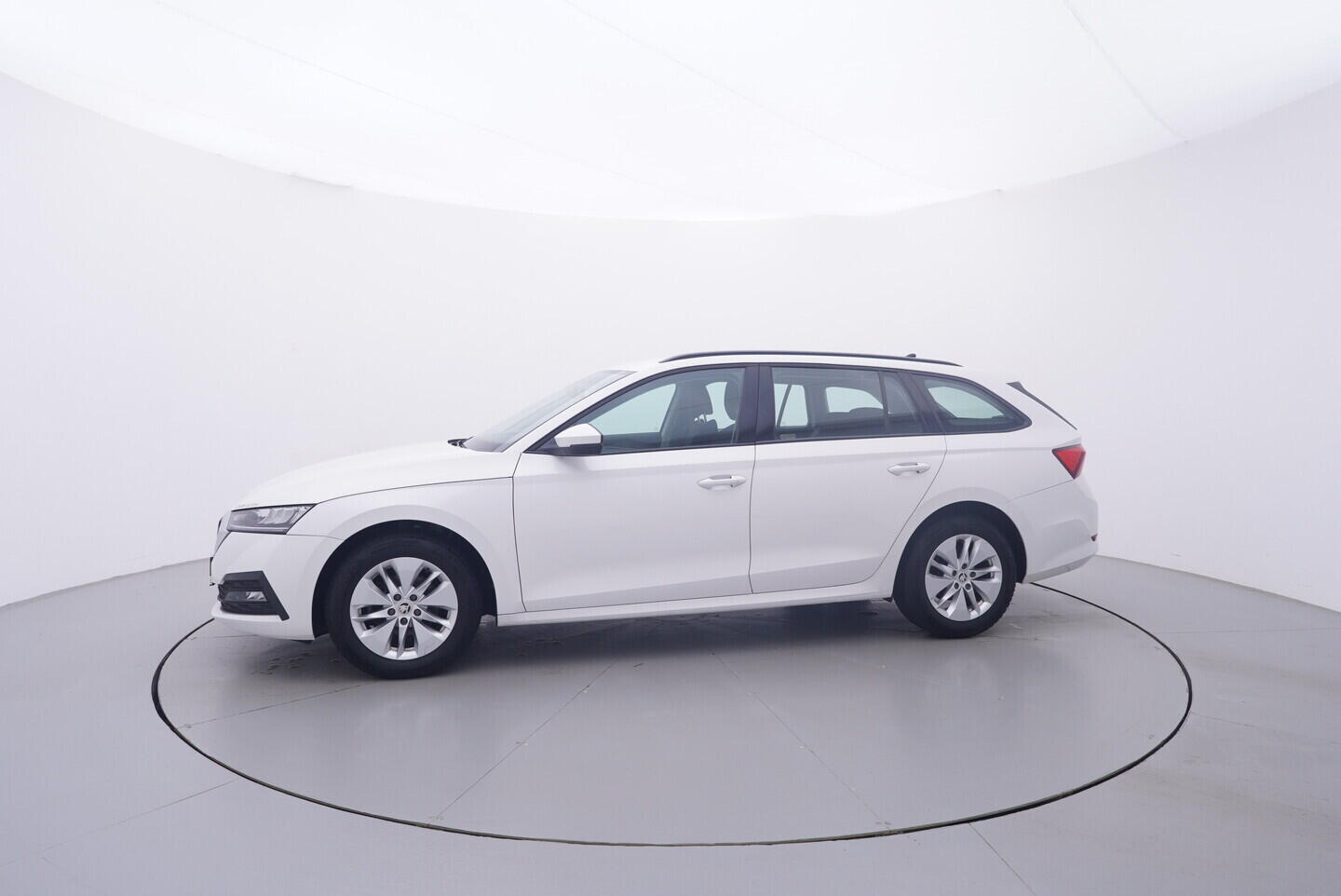 OV190V11411_11.webp_OCTAVIA Ambition 2.0 TDI 85 kW manuál, DPH