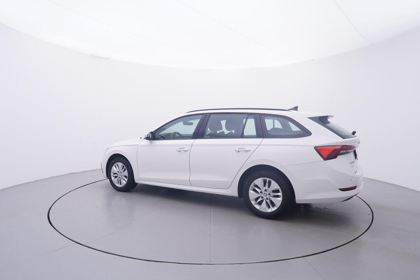 OV190V11411_12.webp_OCTAVIA Ambition 2.0 TDI 85 kW manuál, DPH