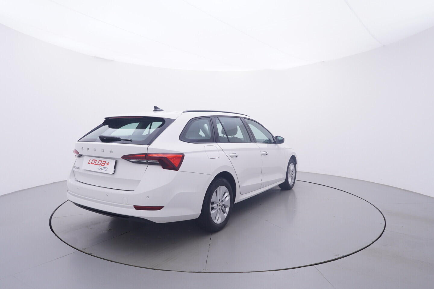 OV190V11411_14.webp_OCTAVIA Ambition 2.0 TDI 85 kW manuál, DPH