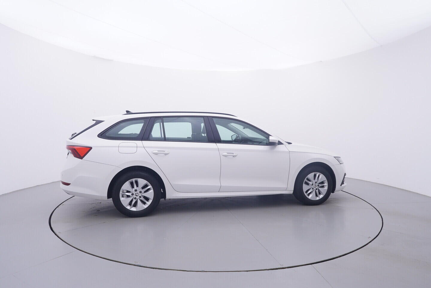 OV190V11411_15.webp_OCTAVIA Ambition 2.0 TDI 85 kW manuál, DPH