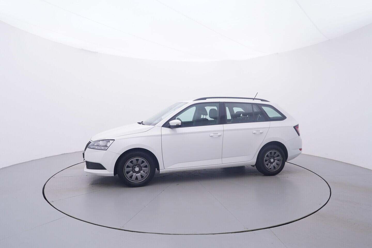 OV190V11412_11.webp_FABIA Tour 1.0 TSI 70 kW manuál, DPH