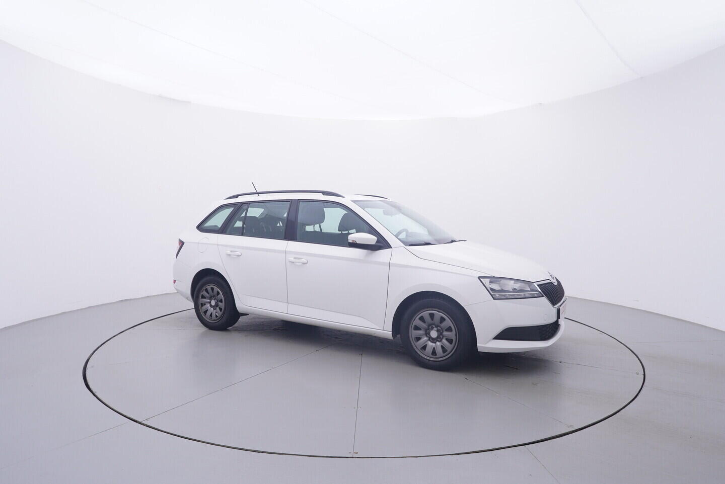 OV190V11412_16.webp_FABIA Tour 1.0 TSI 70 kW manuál, DPH