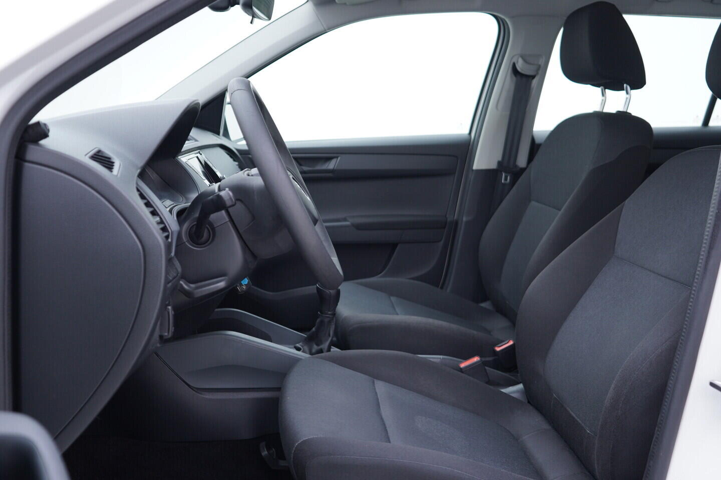 OV190V11412_23.webp_FABIA Tour 1.0 TSI 70 kW manuál, DPH
