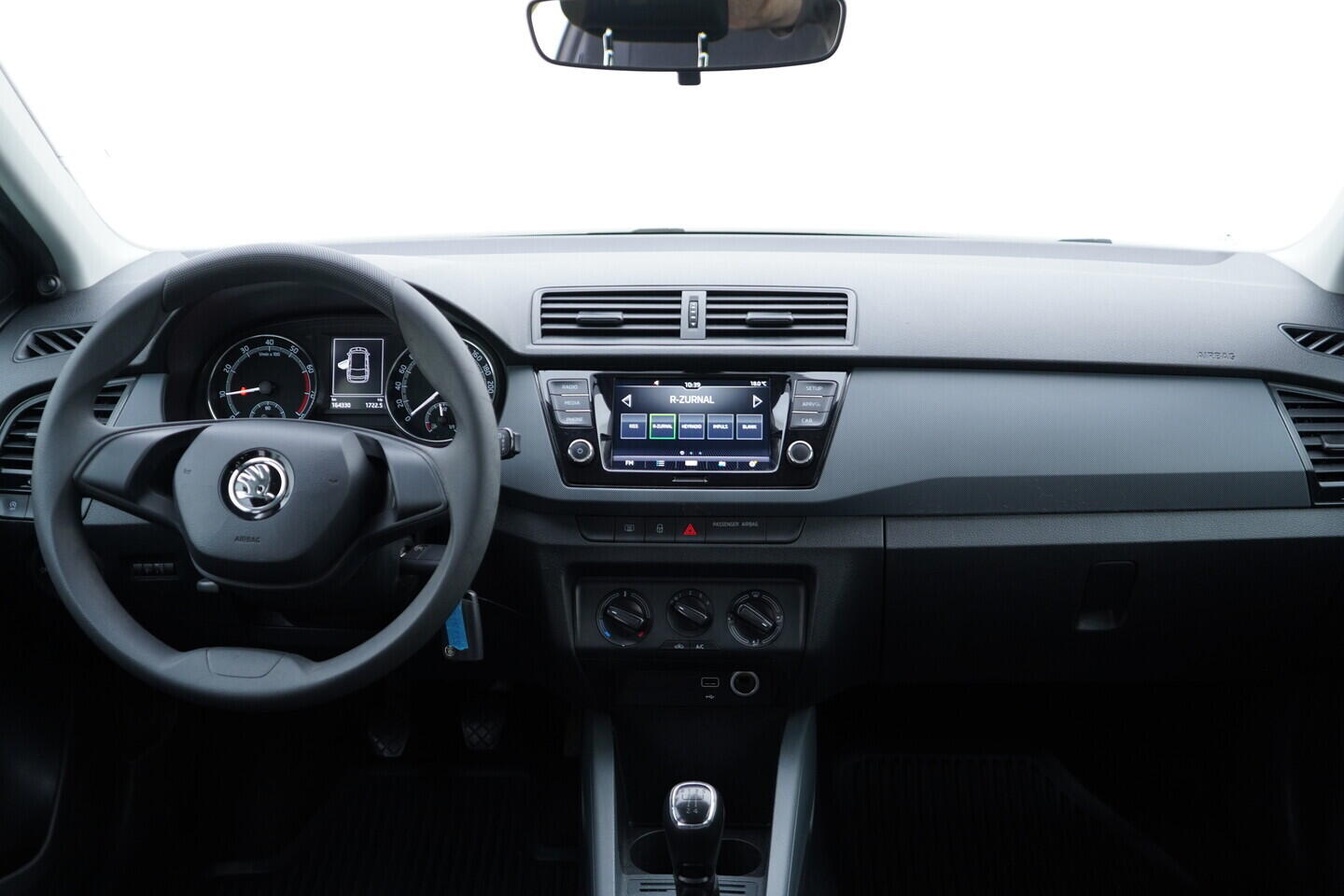 OV190V11412_26.webp_FABIA Tour 1.0 TSI 70 kW manuál, DPH