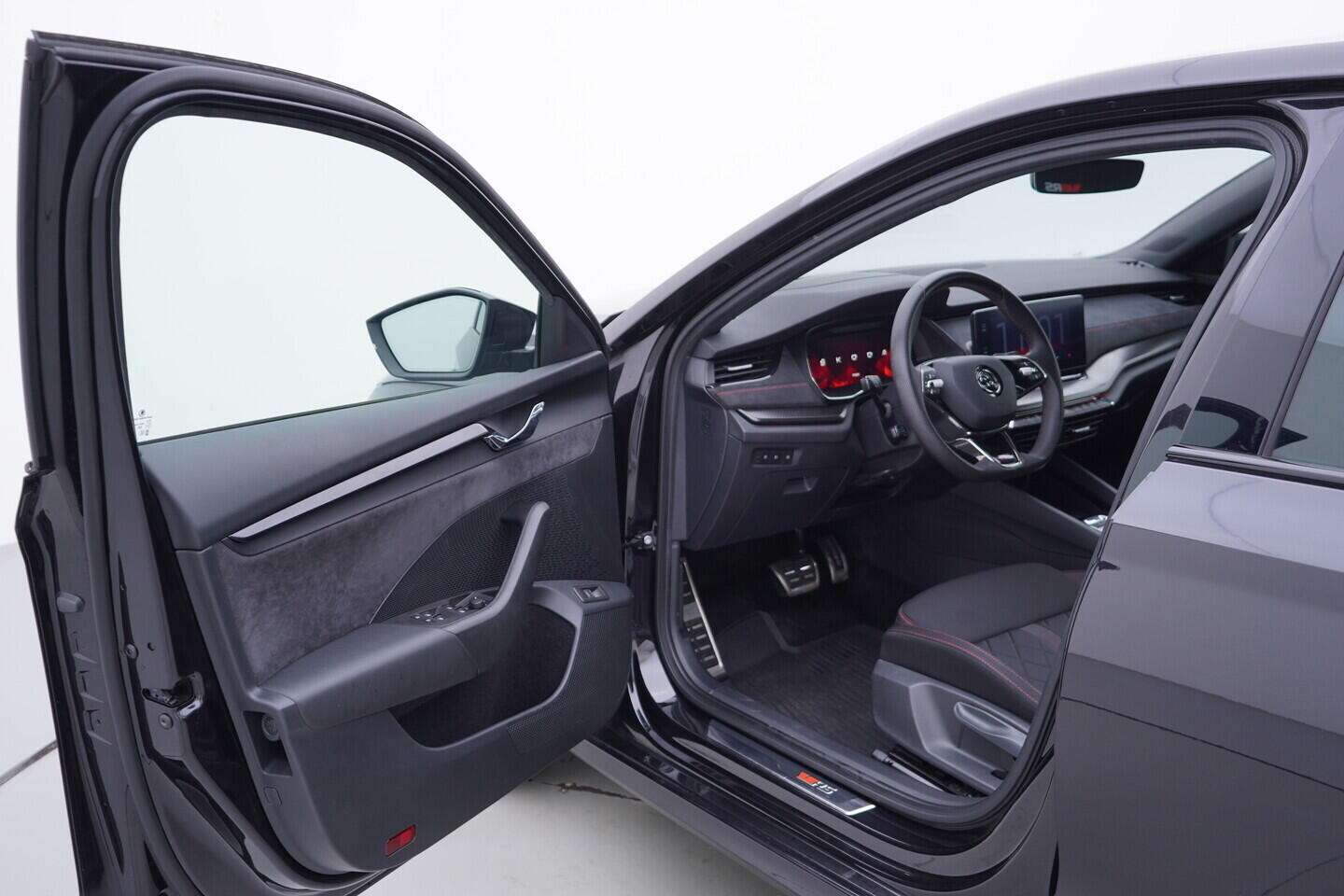 OV190V11417_18.webp_OCTAVIA RS 2.0 TDI 147 kW automat