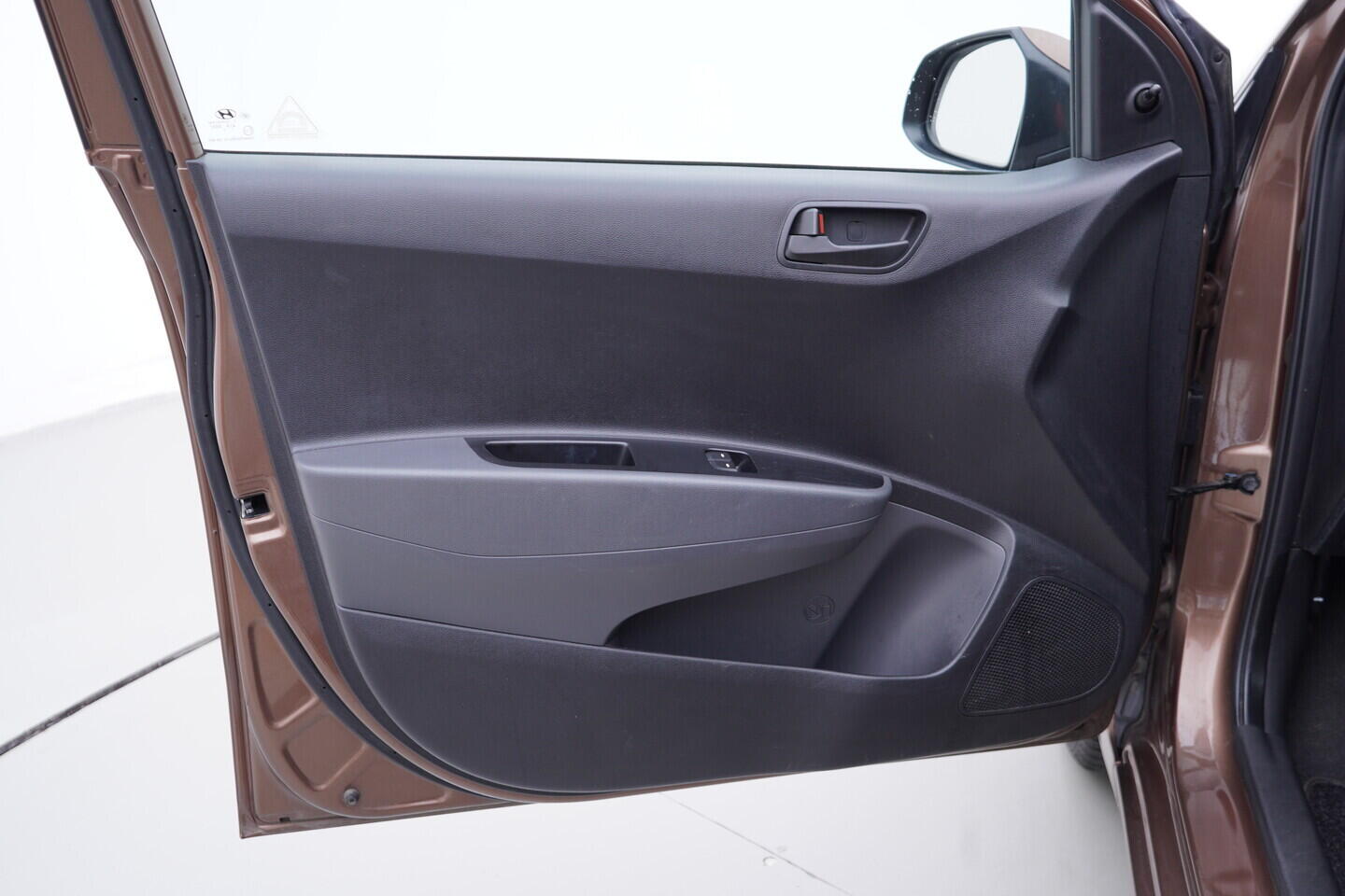 OV190V11441_19.webp_I10 Comfort 1.0 MPI 48 kW manuál