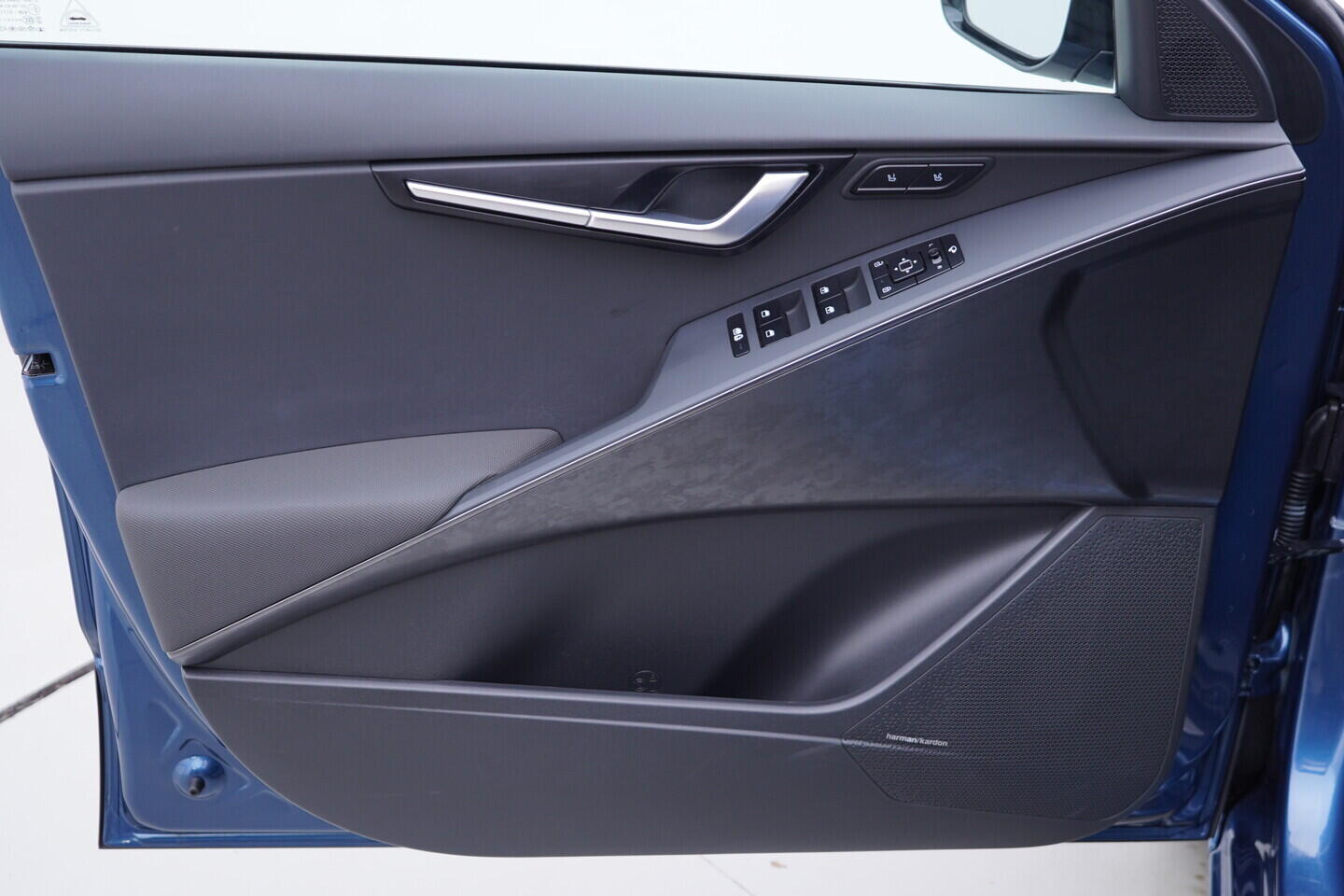 OV190V11448_19.webp_NIRO Premium 1.6 PHEV 135 kW automat