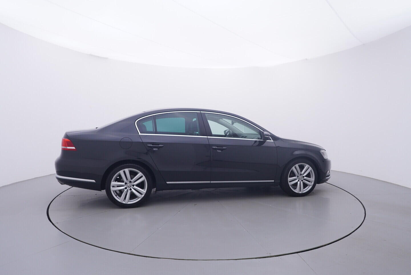 OV190V11454_15.webp_PASSAT  2.0 TDI 130 kW automat