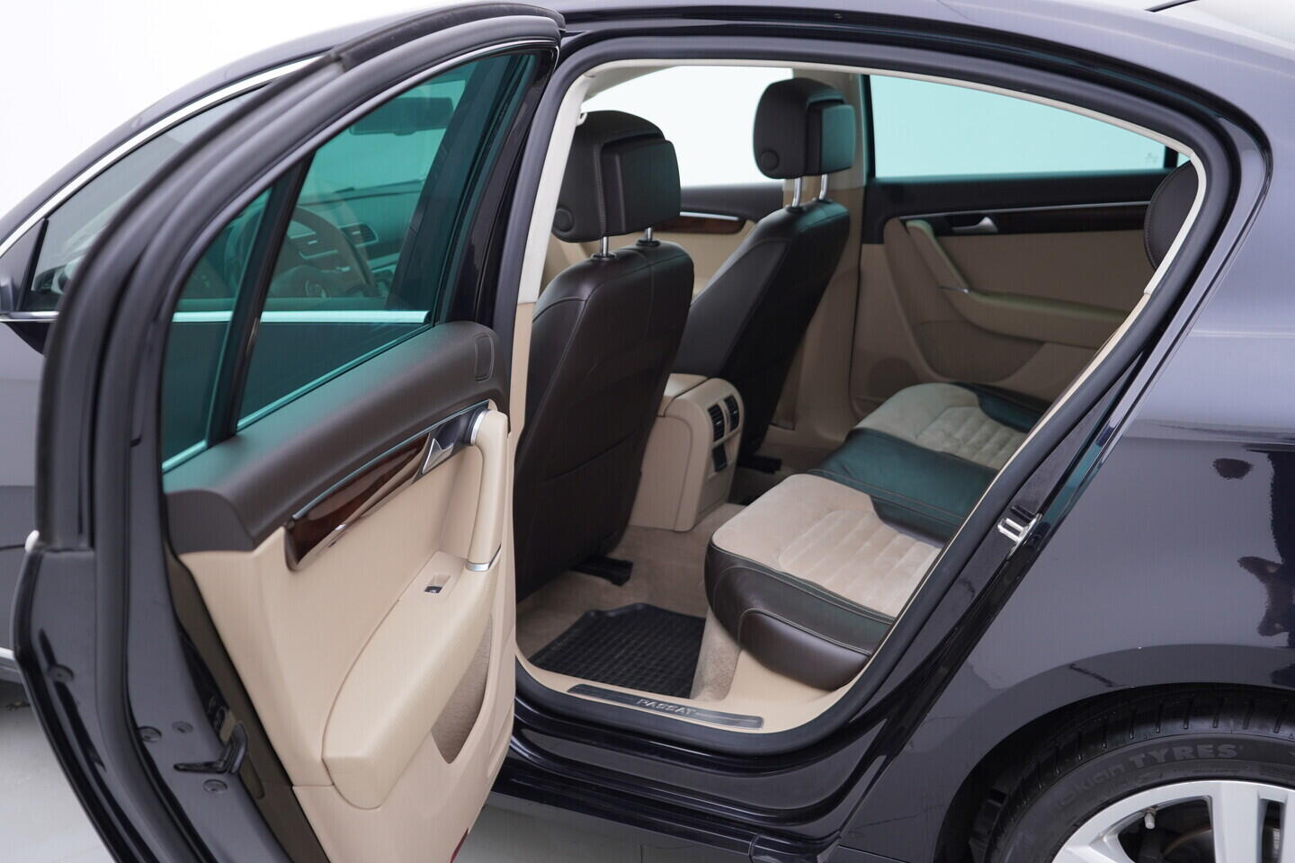 OV190V11454_36.webp_PASSAT  2.0 TDI 130 kW automat