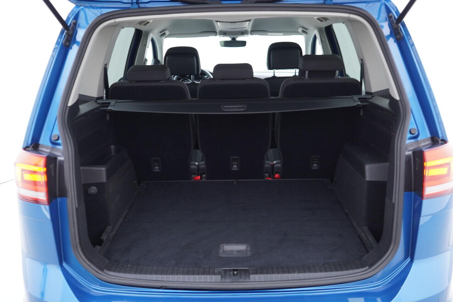 OV190V11464_36.webp_TOURAN Maraton Edition 2.0 TDI 110 kW automat