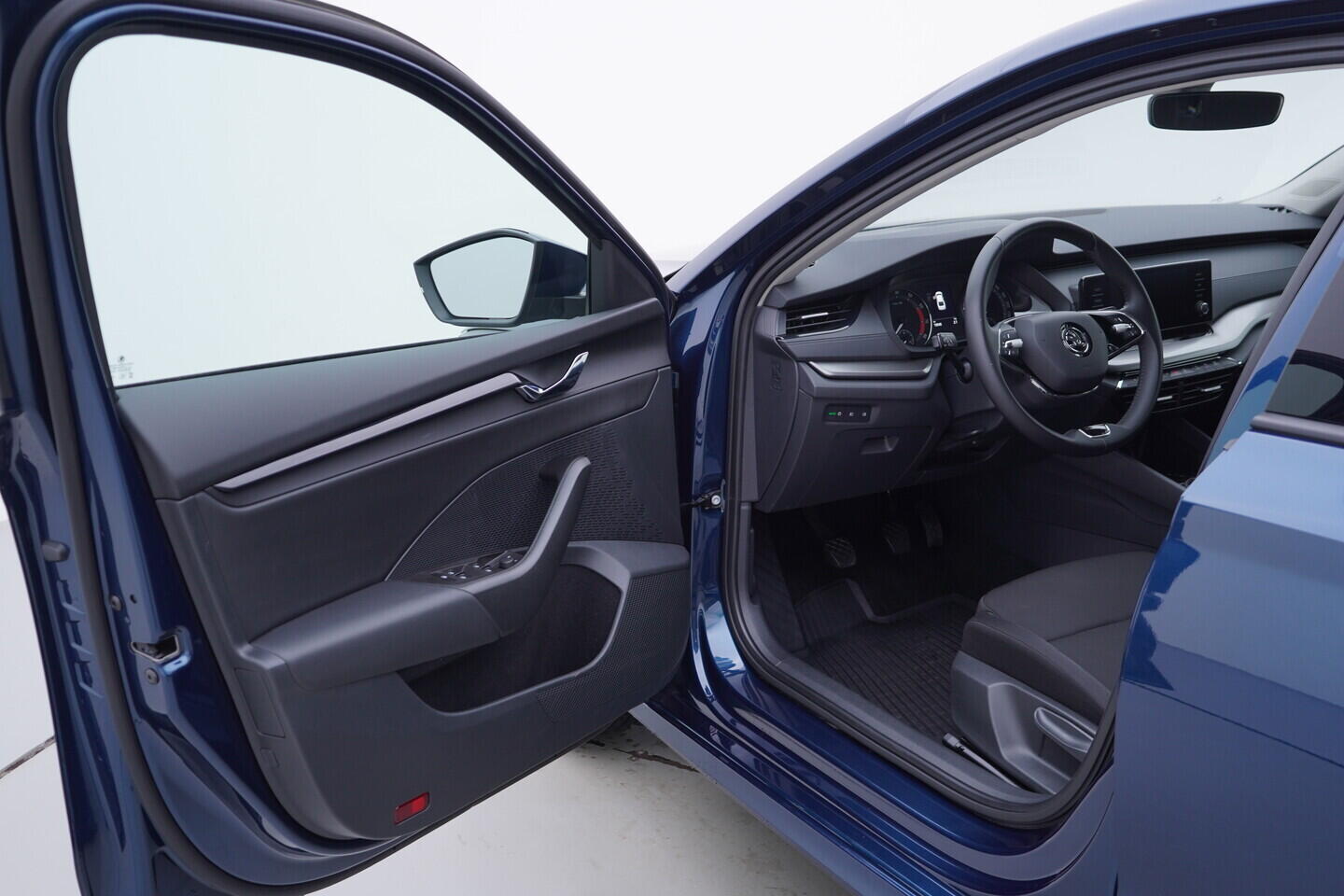 OV190V11466_18.webp_OCTAVIA Active 1.5 TSI 110 kW manuál, DPH