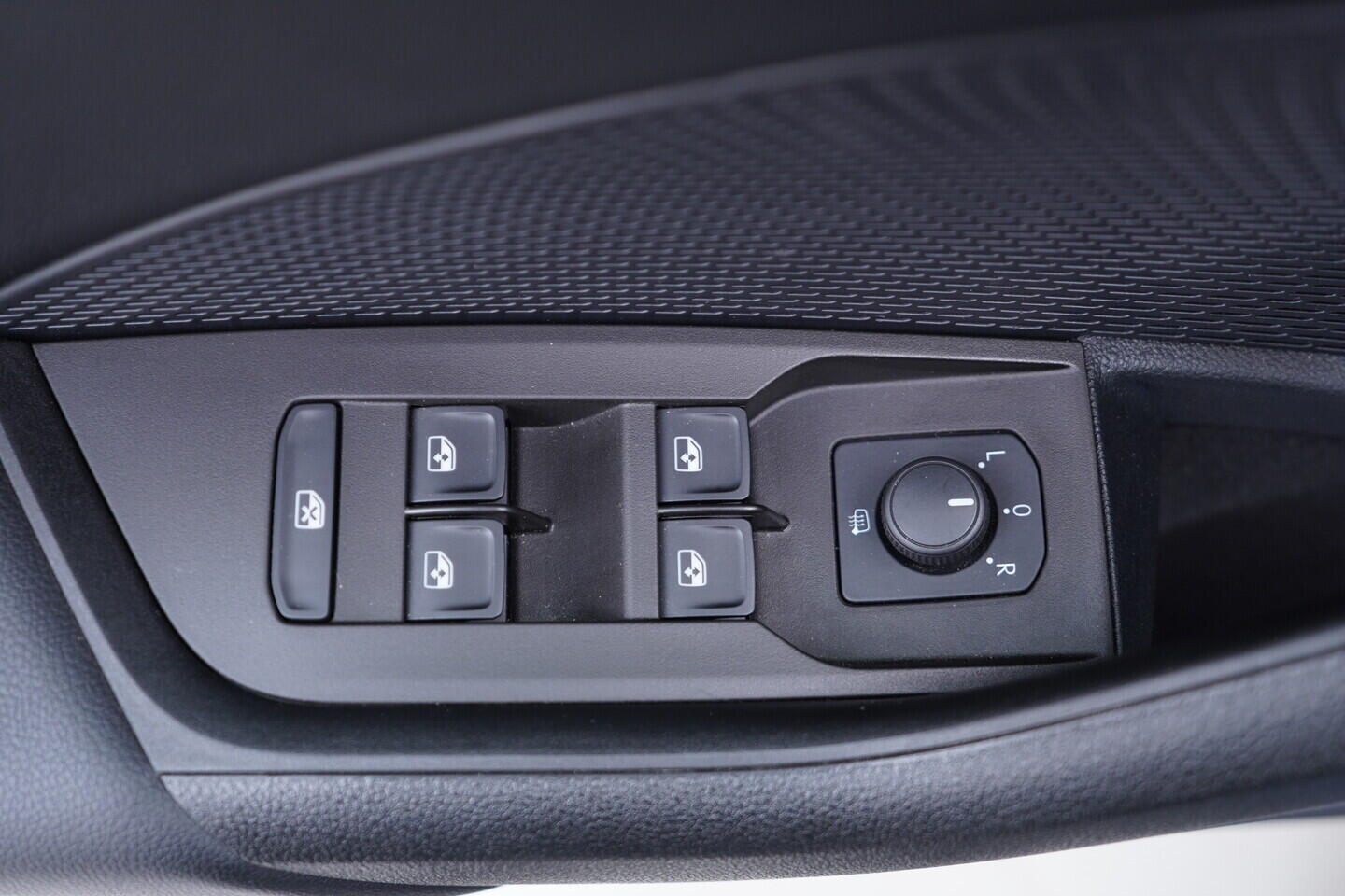 OV190V11466_20.webp_OCTAVIA Active 1.5 TSI 110 kW manuál, DPH