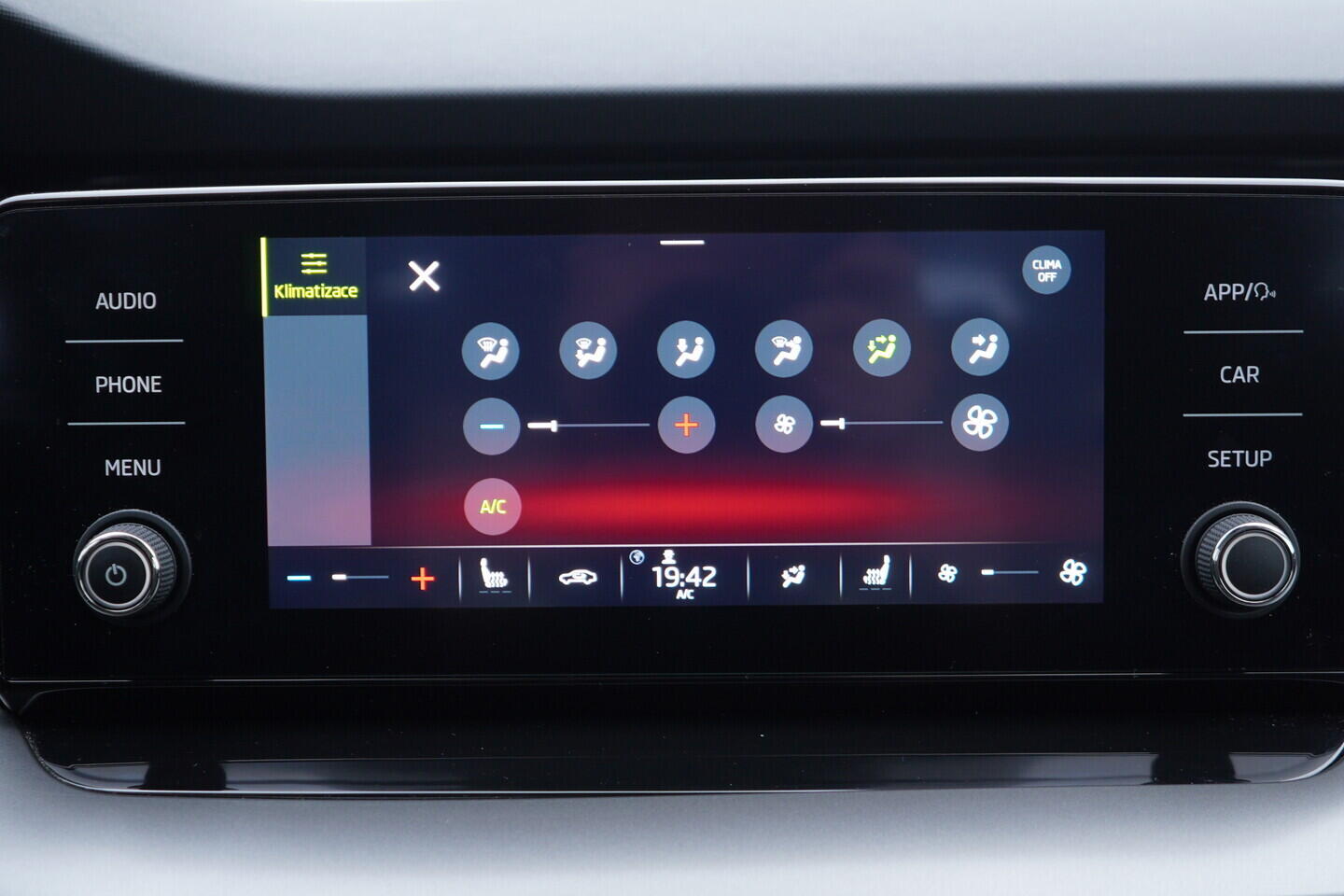 OV190V11466_30.webp_OCTAVIA Active 1.5 TSI 110 kW manuál, DPH
