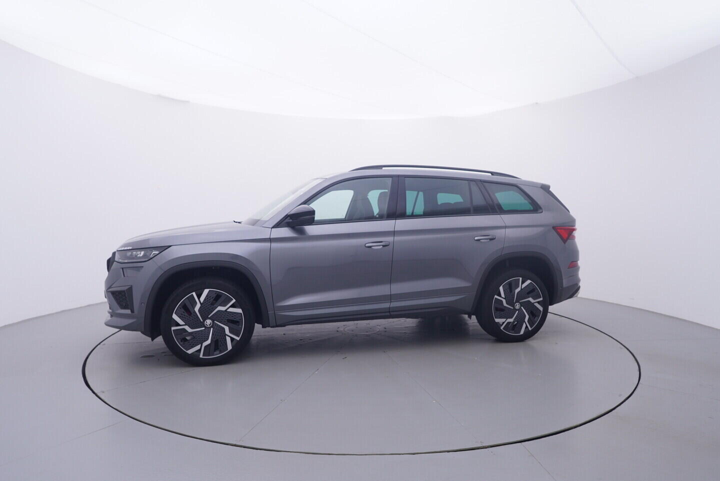 OV190V11469_11.webp_KODIAQ RS 2.0 TSI 180 kW automat, DPH
