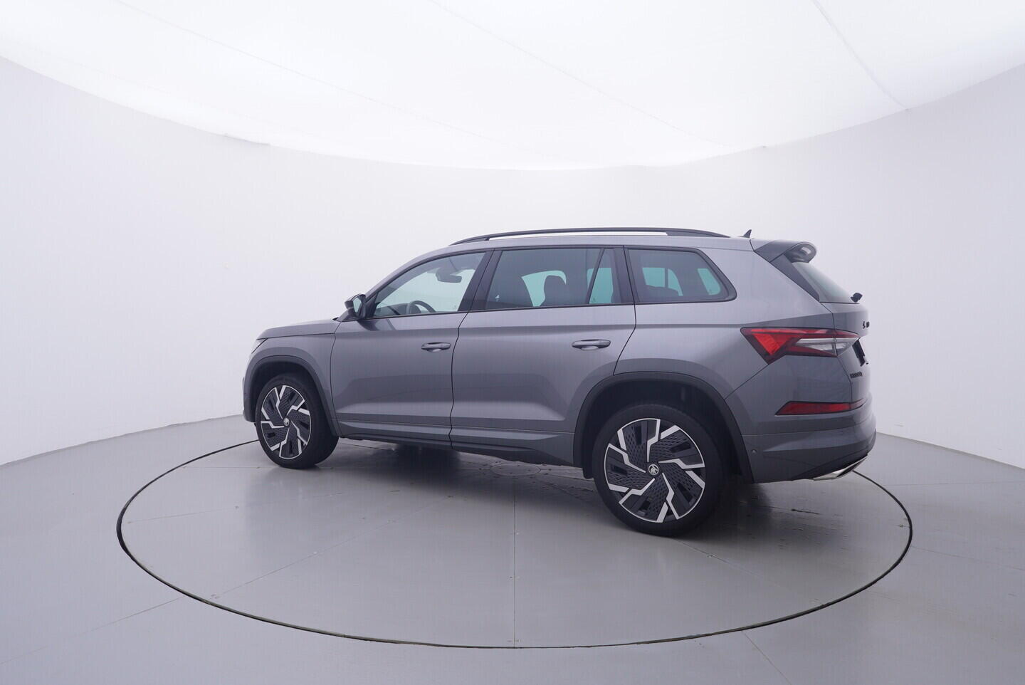 OV190V11469_12.webp_KODIAQ RS 2.0 TSI 180 kW automat, DPH