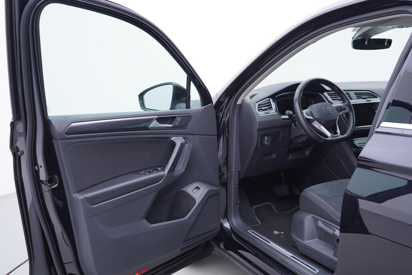OV190V11481_18.webp_TIGUAN Highline 1.5 TSI 110 kW automat